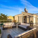 Spacious Penthouse With St Peter View 公寓 *