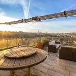 Spacious Penthouse With St Peter View *