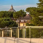 Spacious Penthouse With St Peter View Roma