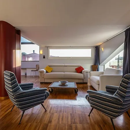 Spacious Penthouse With St Peter View *