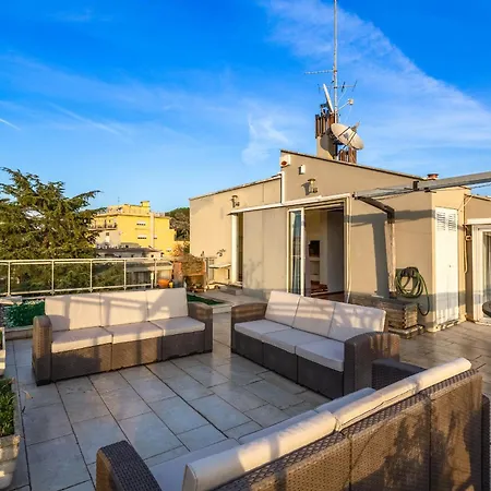 Spacious Penthouse With St Peter View Appartement *