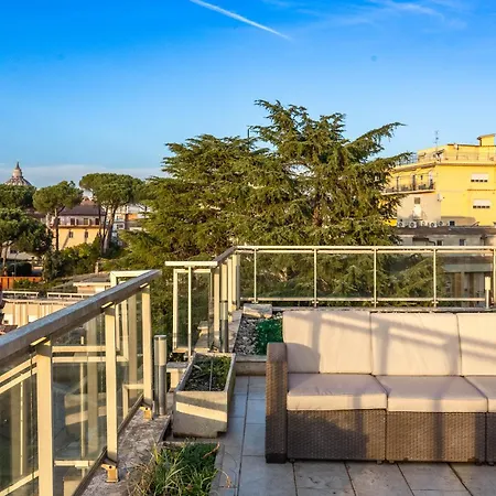 Appartement Spacious Penthouse With St Peter View Rome