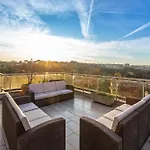 Spacious Penthouse With St Peter View *