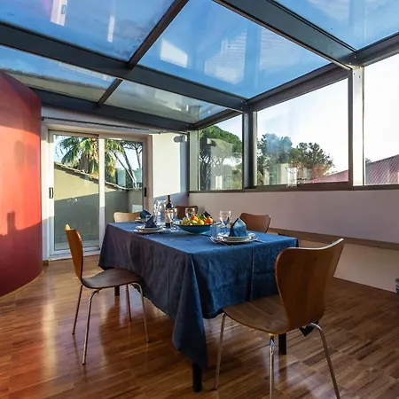 Spacious Penthouse With St Peter View